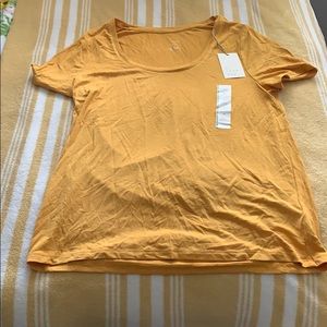 mustard scoop neck tee